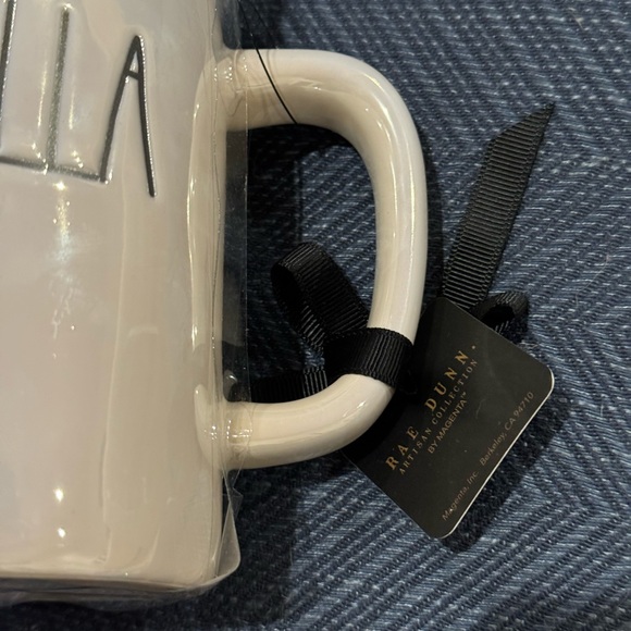 New With Tags Rae Dunn Disney Cinderella Mug Cup With Glass Slipper Top! - Picture 3 of 5